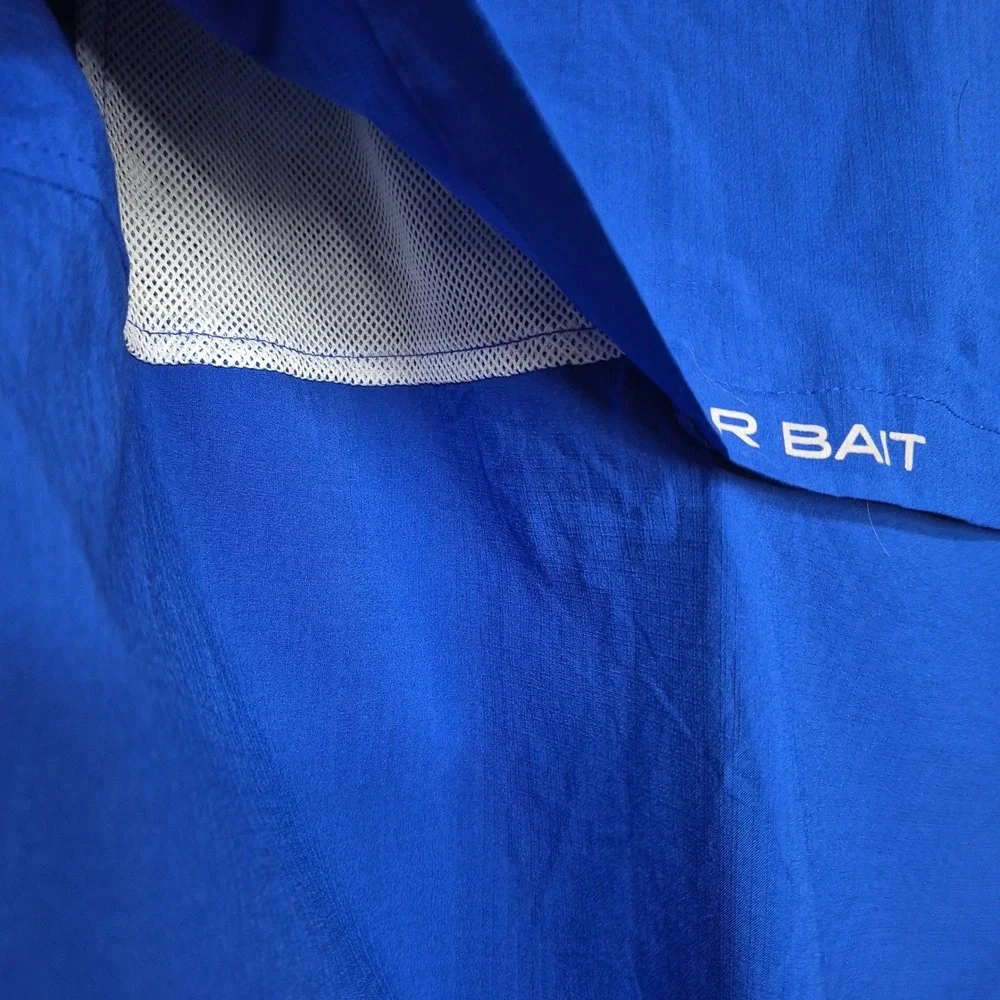 Silver Bait Mens Medium Fishing Shirt Blue Short Sleeve Vented Button Up Pockets